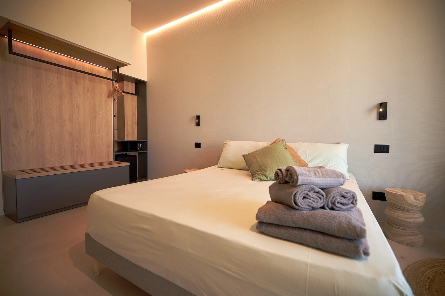 White Coast Riva-3