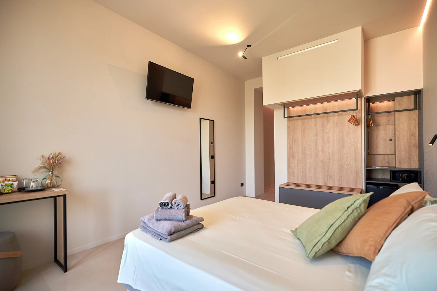 White Coast Riva-4