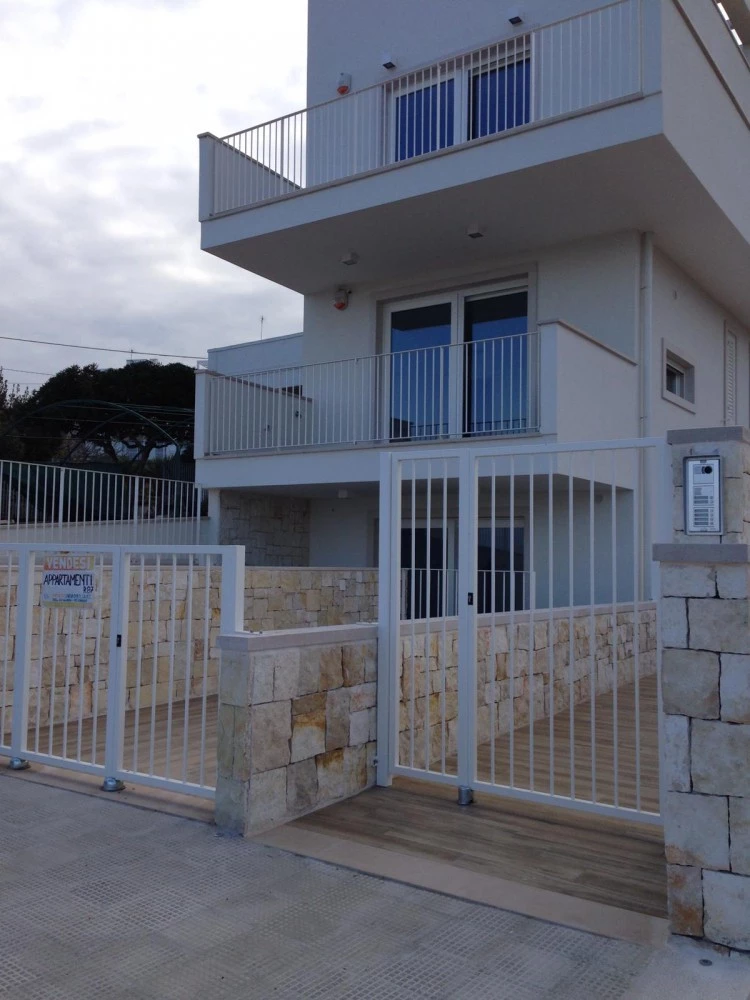 Charlotte's House-2