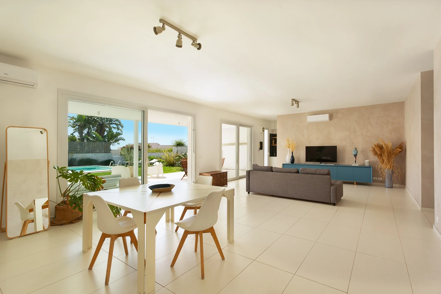 Paradise Island Ragusa - PayTourist