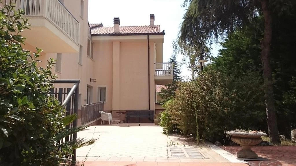 Hotel Holiday House-1