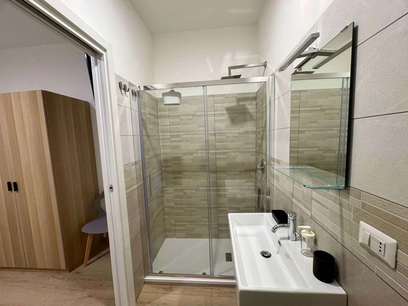 Cassandra Rooms Lt-3