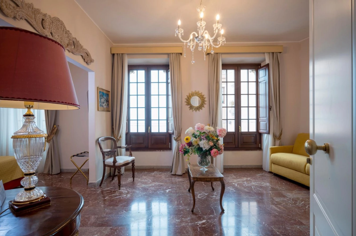 Porta Di Mezzo Suites & Rooms-2