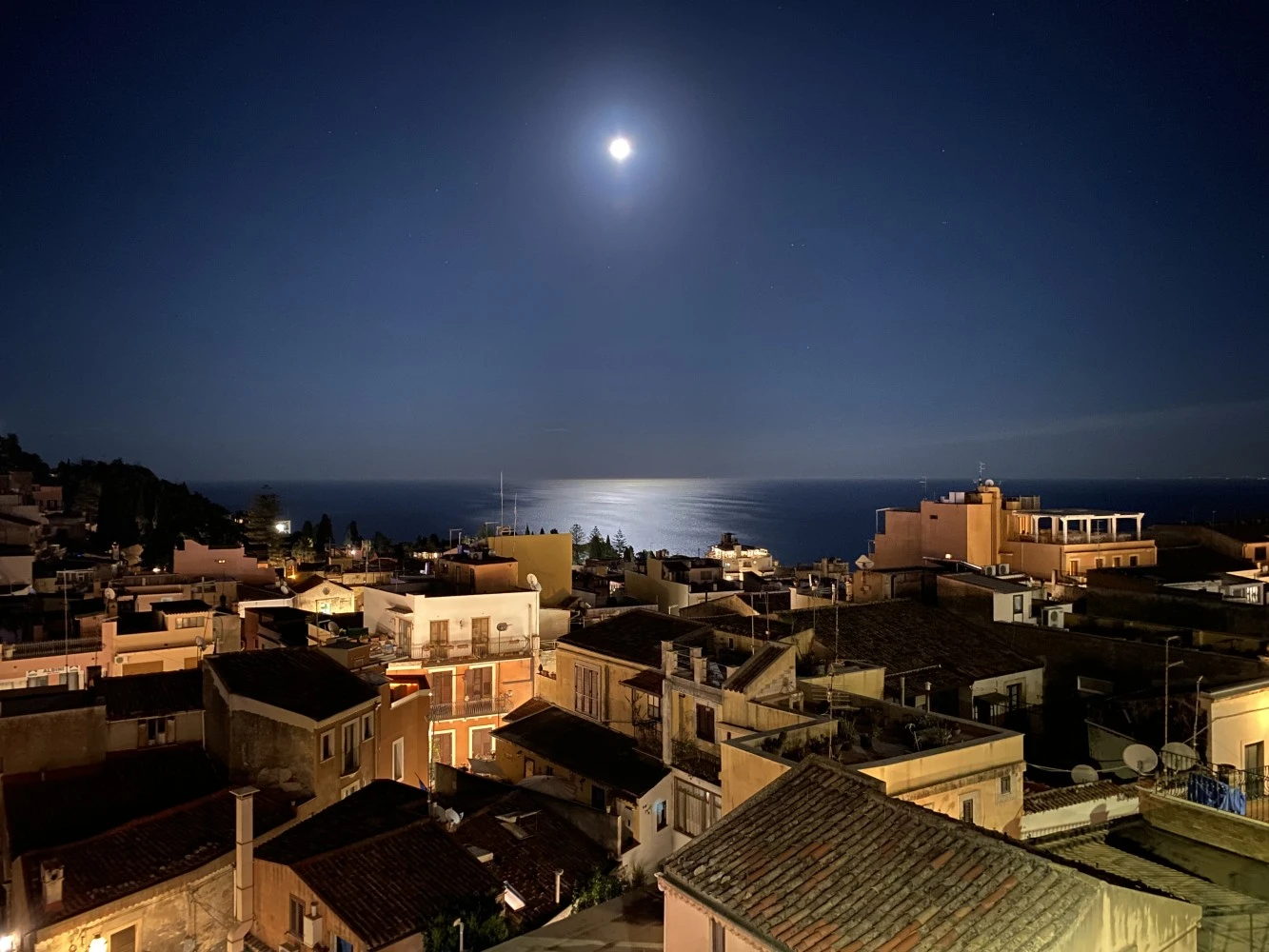Adamas Domus-2