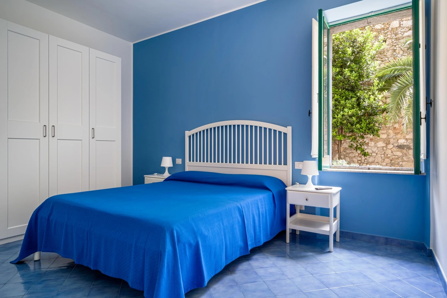 Blue Carlotta-5