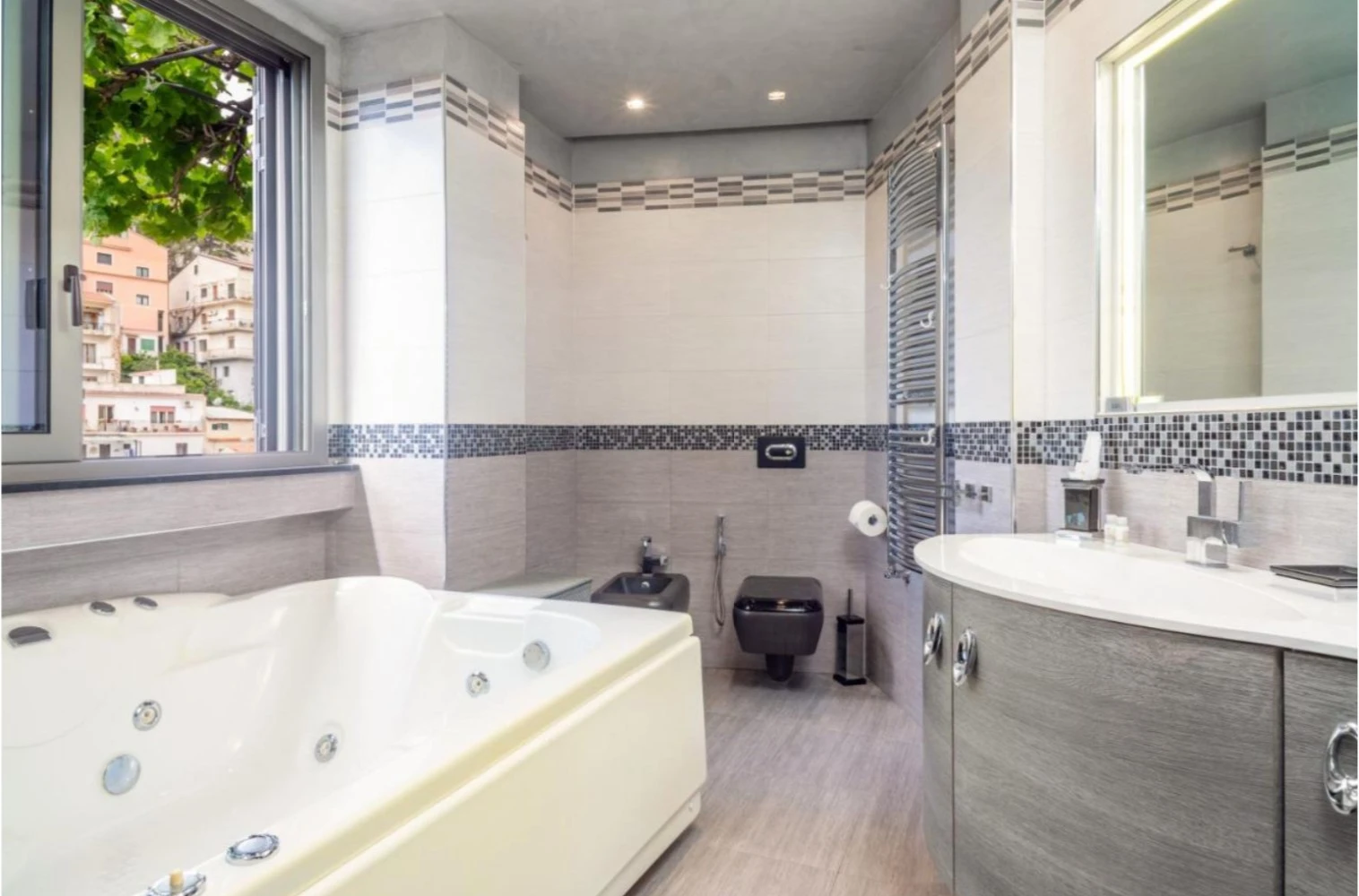 Tao Rama Suite-4