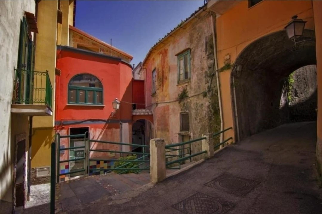 Arya Di Costiera-1